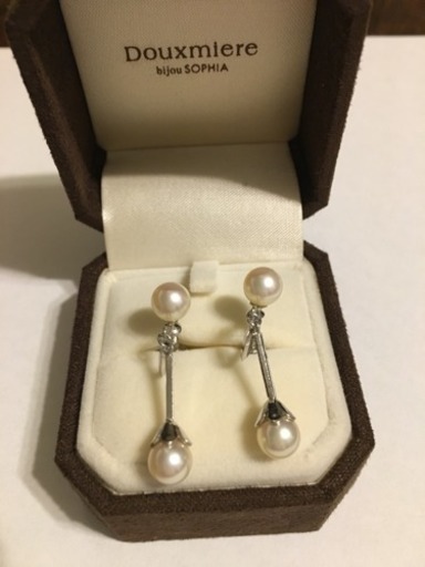 本真珠のイヤリング 揺れます。 | noonanwaste.com