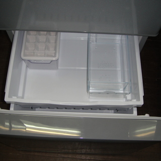 ３ドア冷凍冷蔵庫　日立　２０１４年製　２６５L
