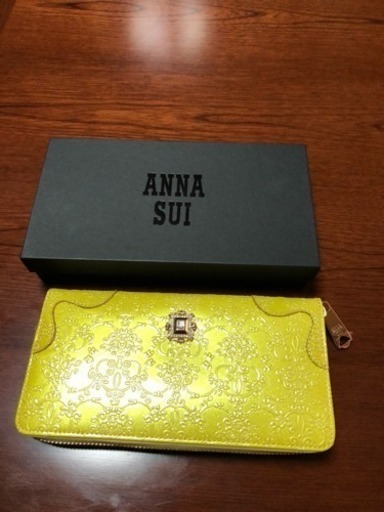 AN N A SU Iの財布