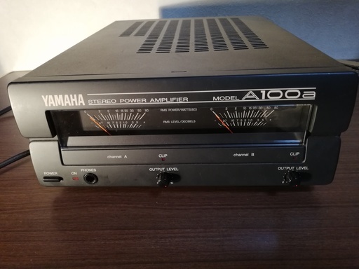 YAMAHAのパワーアンプ(A100a)