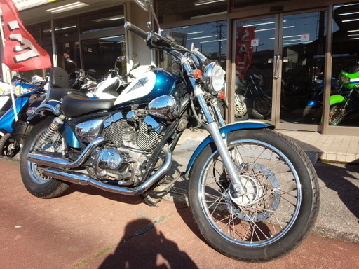 NO.2602　ＸＶ２５０ビラーゴ　空冷Ｖツイン２５０ｃｃ　アメリカン　ブルーメタリック＆ホワイト　☆彡