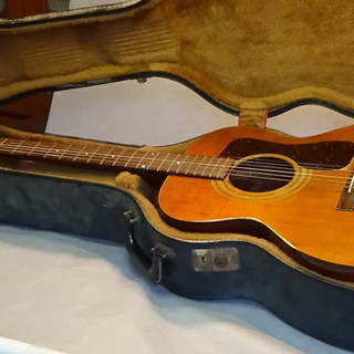 ギター　GUILD F-30　1975年製　純正ハードケース付き