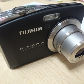 【取引中】　FUJIFILM　デジタルカメラ