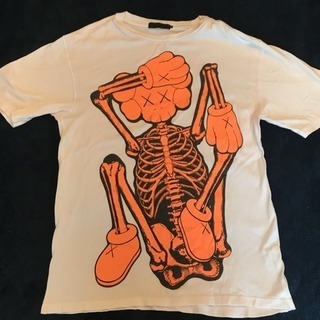 Original Fake KAWSコンパニオン Tシャツ