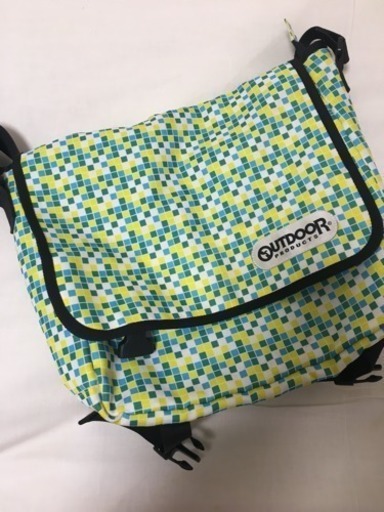 OUTDOORのショルダーバッグ