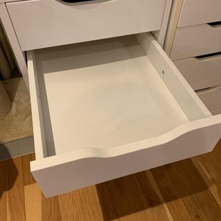 IKEAのデスクサイドキャビネット