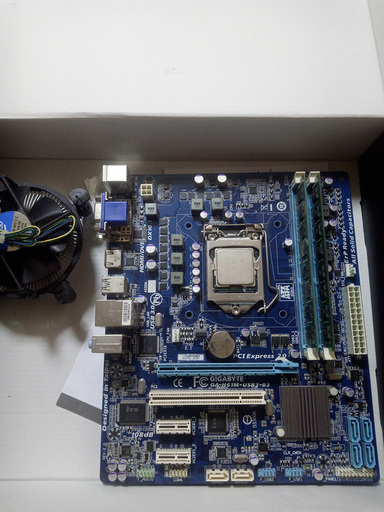 【ジャンク】Core i7 2600 (3.4GHz)メモリ12GB マザボ付き