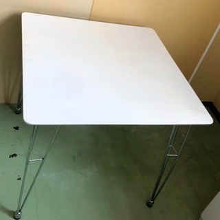 ニトリ 食卓テーブル 縦横75cm高さ70cm