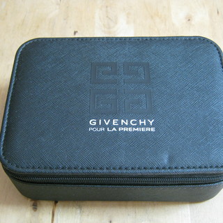 エールフランス　GIVENCHYトラベルキット