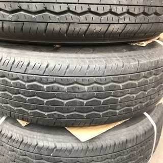 ハイエース用純正タイヤ