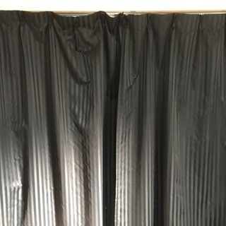 1級遮光カーテン 黒 ストライプ 100×178