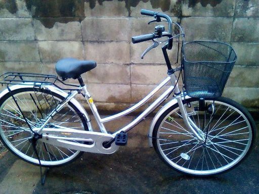お取り引き中　26インチ自転車　シルバー　一度使用のみ新品同様