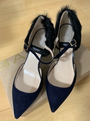 新品  ネイビー サンダル  ファー BALDAN 半額以下