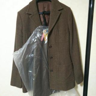 茶色のスーツ