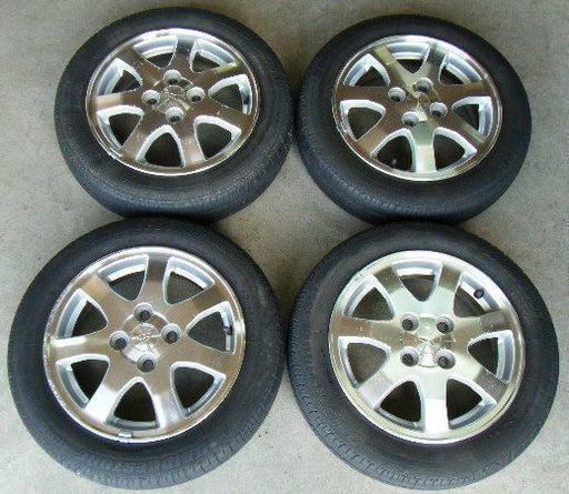 ダイハツ純正アルミホイールタイヤセット 14インチ 4 5j Pcd100 4穴 Off 45タイヤ155 65r14 です さとぽお 高幡不動の タイヤ ホイールの中古あげます 譲ります ジモティーで不用品の処分