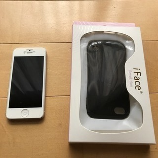  iPhone5（16GB）auと人気のiface黒（新品）