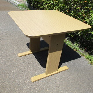 ニトリ　ダイニングテーブルのみ　80㎝×80㎝高さ70.5㎝