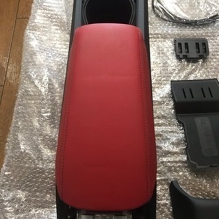 Audi TT(FV)の純正アームレストセット