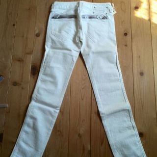新品　Diesel のホワイトジーンズ　サイズ25