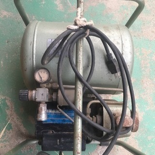 建築機材 マキタエアコンプレッサー