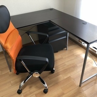 【受付終了】オフィス用机と椅子とキャビネットの3点セット