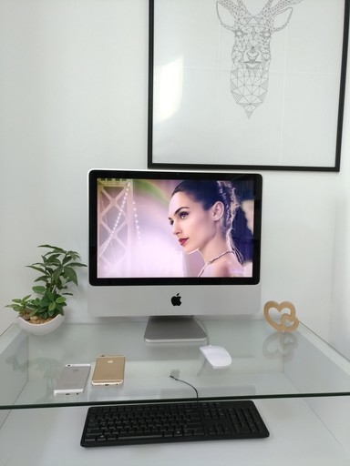 Apple　iMac③　デスクトップ一体型　250G大容量　20インチ　ATI Radeon HD core2　2GHz　メモリ2G　X El Capitan10.11.6　Webカメラ　マイク内蔵　キーボード＆薄型ワイヤレスマウス付き　無線LAN　Wi-Fi対応　DVDドライブ