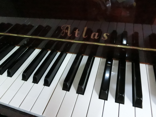中古　アトラス　ピアノ　ＮＡ７０６　高さ１３３センチ　間口１５４センチ　奥行６４センチ　動画あり