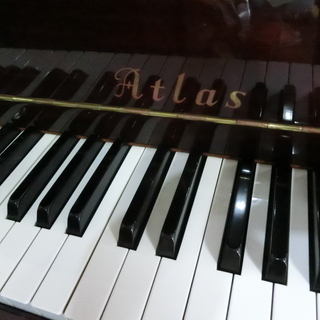 中古　アトラス　ピアノ　ＮＡ７０６　高さ１３３センチ　間口１５４...