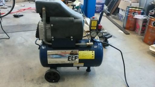岩田製オイルレスコンプレッサー　1.5馬力