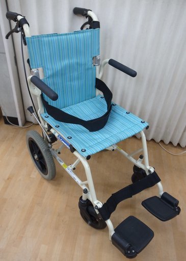 KAWAMURA カワムラサイクル　折り畳み式 介助用 車椅子 旅ぐるま KA6 車いす