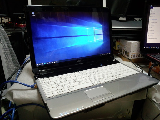 [取引中]ノートパソコン FMV LIFEBOOK AH42/C Windows10