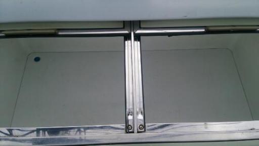 263リットル 冷凍ショーケースですよ♪