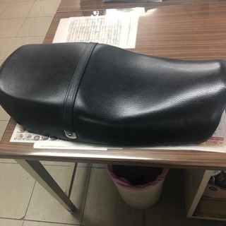 ゼファー750 純正シート カワサキ ゼファー750 シート 1621 純正 中古