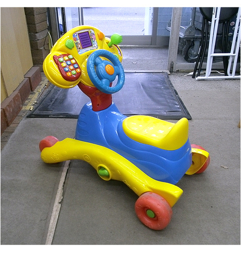 札幌 こども用 四輪 乗り物 Vtech カート 子供 子ども キッズ 幼児 おもちゃ 自動車 車 クルマ くるま 本郷通店 モノハウス 本郷通 南郷7丁目のキッズ用品 その他 の中古あげます 譲ります ジモティーで不用品の処分 札幌 こども用 四輪 乗り物 Vtech カート 子供 子ども キッズ 幼児 おもちゃ 自動車 車 クルマ くるま 本郷通店 モノハウス 本郷通 南郷7丁目のキッズ用品 その他 の中古あげます 譲ります ジモティーで不用品の処分