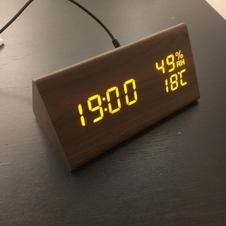 木目調デジタル置き時計
