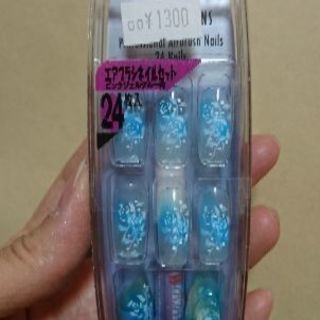 新品未使用 エアブラシアートのネイルチップ(ブルーホワイト系)