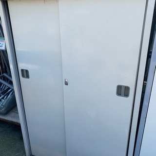 ☆中古品 イナバの物置(スリムマン) 鍵付き 横105x奥75x高162cm☆