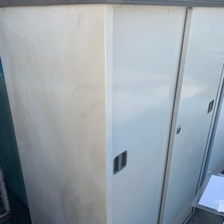 ☆中古品 イナバの物置(スリムマン) 鍵付き 横105x奥75x高162cm☆