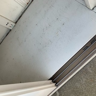 ☆中古品 イナバの物置(スリムマン) 鍵付き 横105x奥75x高162cm