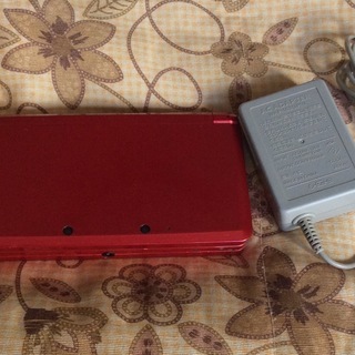 3DS 本体と充電器