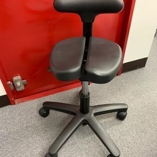 腰痛の予防・姿勢の改善に効果的な椅子「アーユルチェア」