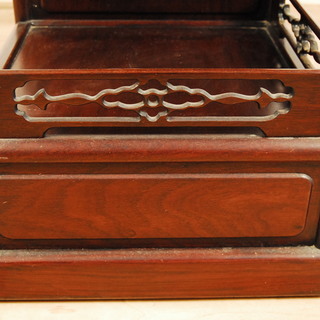 8905 唐木 花梨 飾り棚 違い棚 茶棚 茶箪笥 透かし彫り 高さ90cm 幅