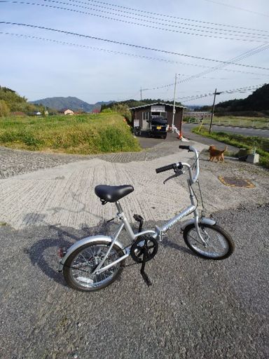 折りたたみ自転車。新古車