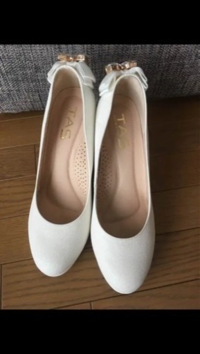 白いパンプス ぽよ 本山の靴の中古あげます 譲ります ジモティーで不用品の処分 白いパンプス ぽよ 本山の靴の中古あげます 譲ります ジモティーで不用品の処分