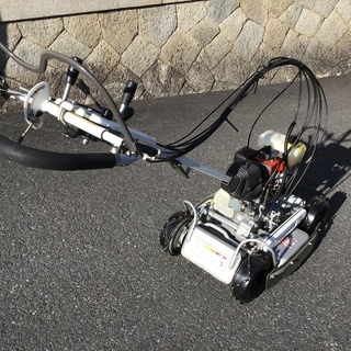 自走式 草刈機 共立 4WD 斜面刈り