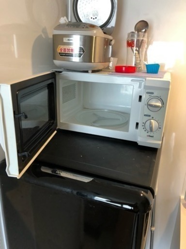 電子レンジ、炊飯器、冷蔵庫、洗濯機