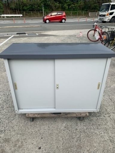 ☆中古品 物置 鍵付き サイズ横1240x奥500x高900☆