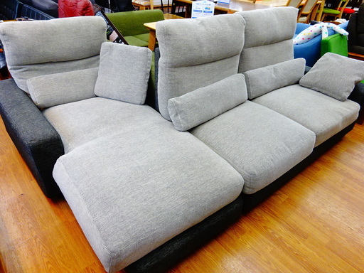 ３人掛け オットマン付カウチソファー売ります！