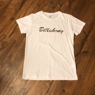 新品 ‼️ タグ付き Billabong レディース ホワイトTシャツ