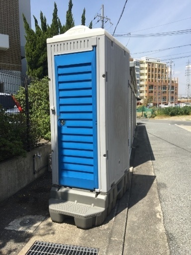 屋外簡易トイレ